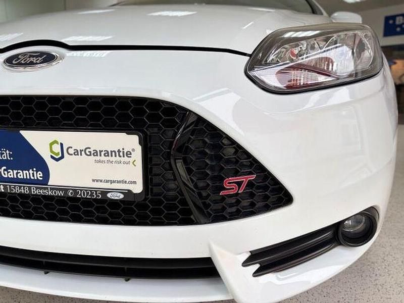 Gebraucht Ford Focus ST 250 PS (183 kW) 2013 Weiß Limousine