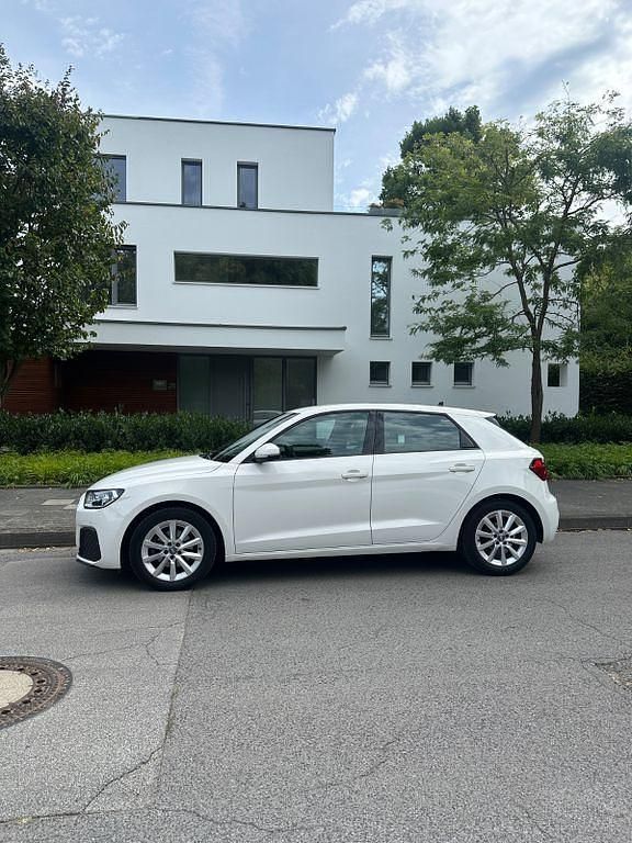 Weiß Gebraucht 2019 Audi A1 Sportback Kleinwagen | 19.400 € (Fairer Preis) - Bild 1/4