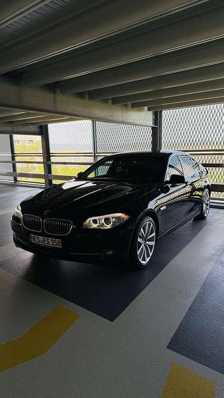 Schwarz Gebraucht 2013 BMW 520 Limousine | 9.650 € (Guter Preis) - Bild 1/4