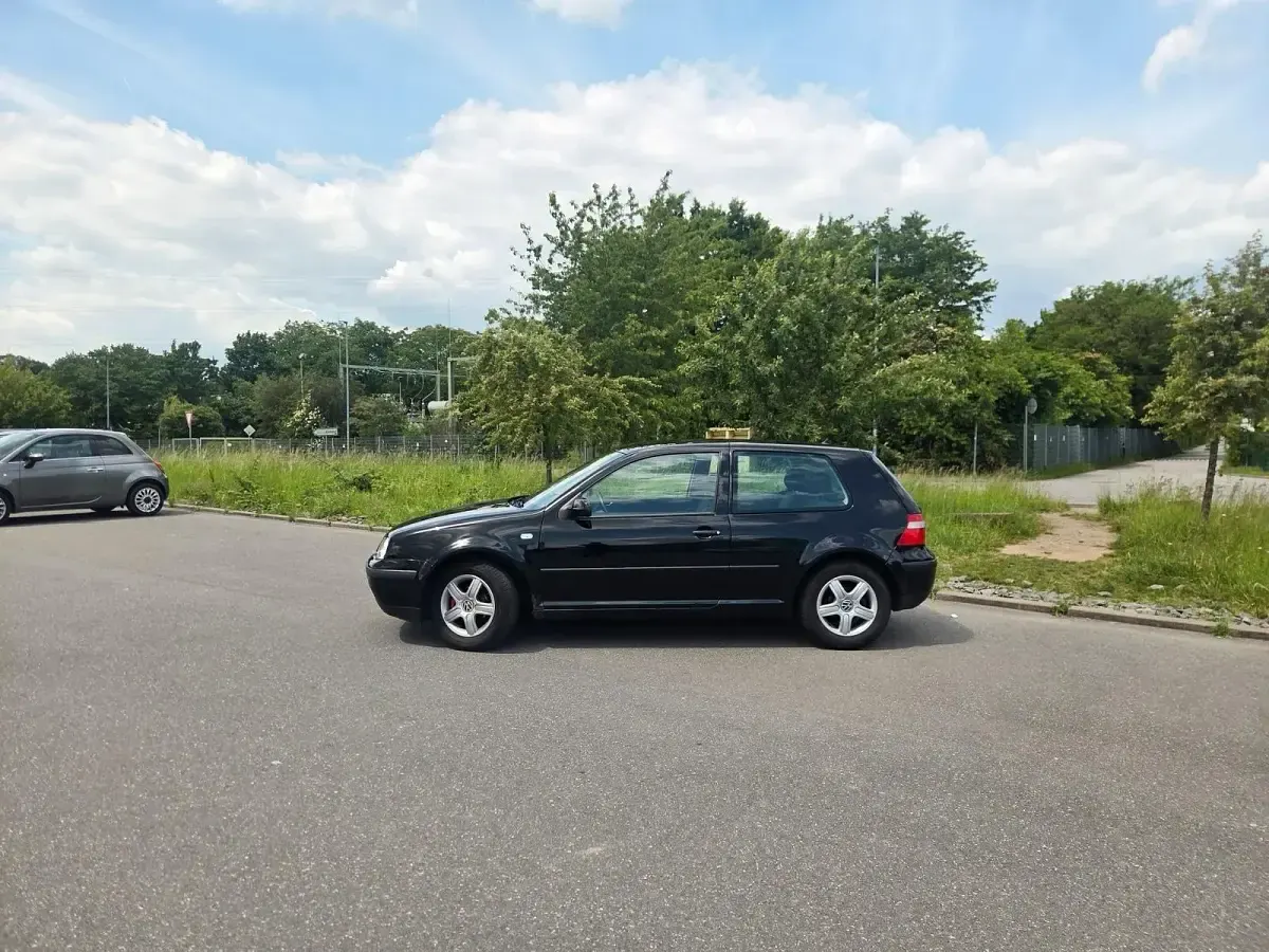 Gebraucht VW Golf IV 75 PS (55 kW) 2003 Schwarz Kleinwagen