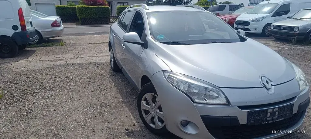 Używany Renault Mégane Expression 106 KM (77 kW) 2011 Szary Sedan/Limuzyna