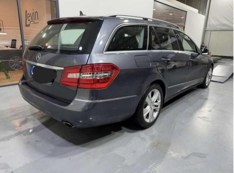 Gebraucht Mercedes E350 265 PS (194 kW) 2011 Schwarz Kombi