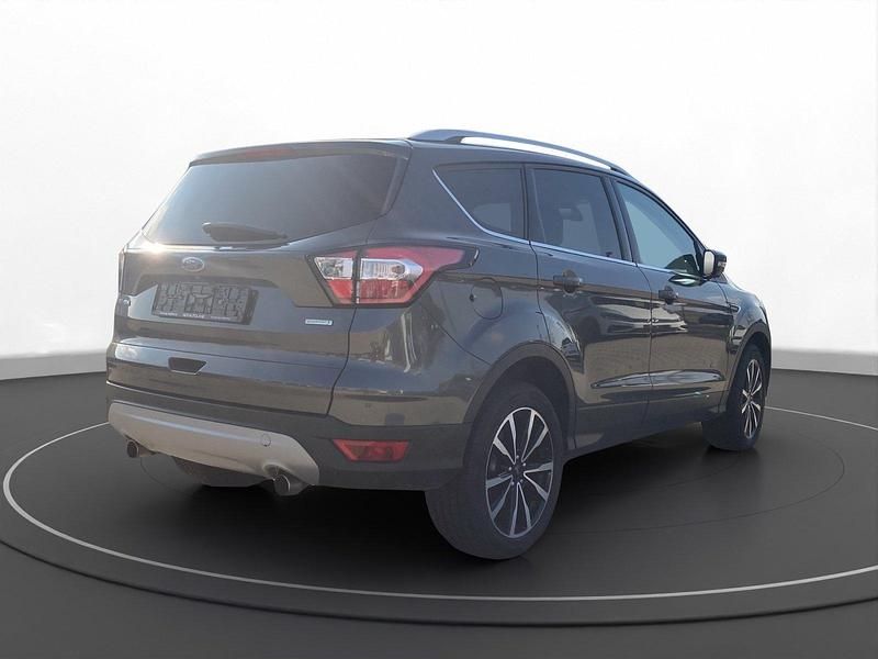 Gebraucht Ford Kuga Titanium 242 PS (177 kW) 2018 Grau SUV
