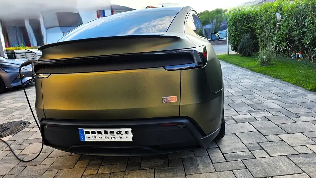 Gebraucht Tesla Model Y Long Range AWD 373 kW (508 PS) 2025 Weiß SUV