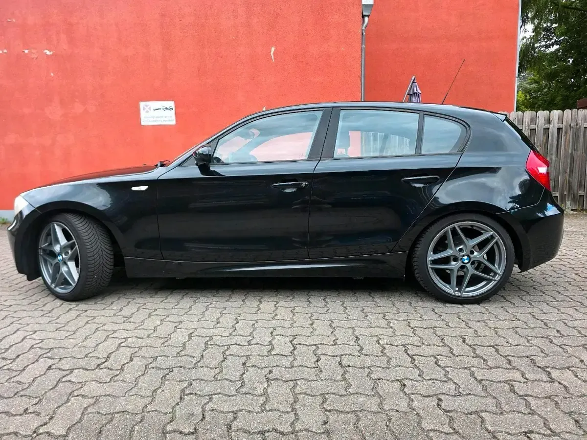 Gebraucht BMW 116 M Sport 122 PS (89 kW) 2009 Schwarz Kleinwagen