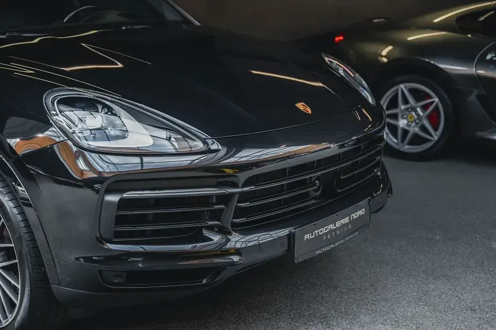 Gebraucht Porsche Cayenne 136 PS (100 kW) 2021 Schwarz SUV