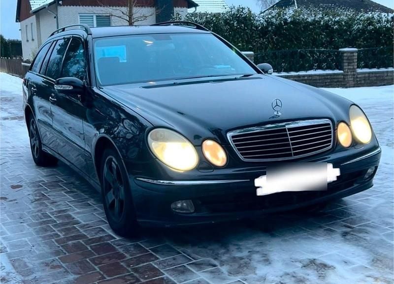 Schwarz Gebraucht 2003 Mercedes E320 Kombi | 2.100 € (Superpreis) - Bild 1/4