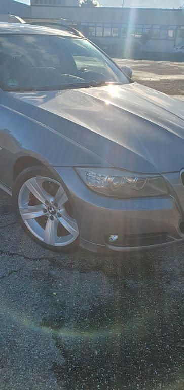 Gebraucht BMW 320 170 PS (125 kW) 2009 Grau Kombi