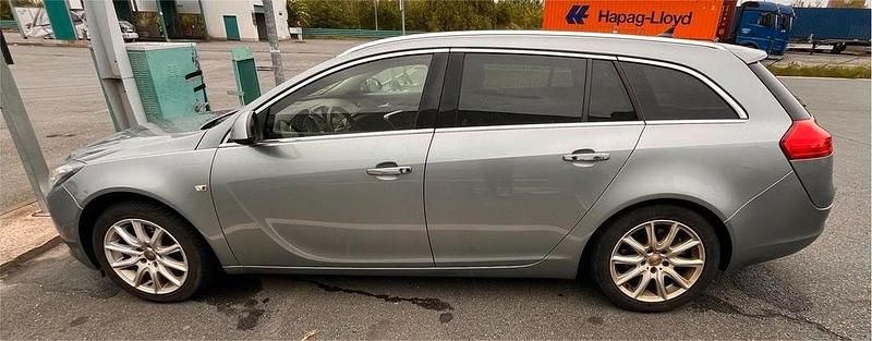 Silber Gebraucht 2011 Opel Insignia Edition Kombi | 3.900 € (Superpreis) - Bild 1/4