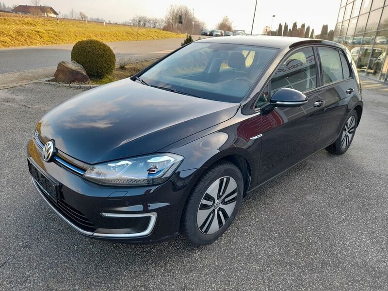 Gebraucht VW e-Golf 100 kW (136 PS) 2018 Schwarz Kleinwagen