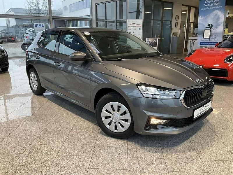 Neu Skoda Fabia Essence 80 PS (58 kW) 2025 Graphitegrau metallic Kleinwagen