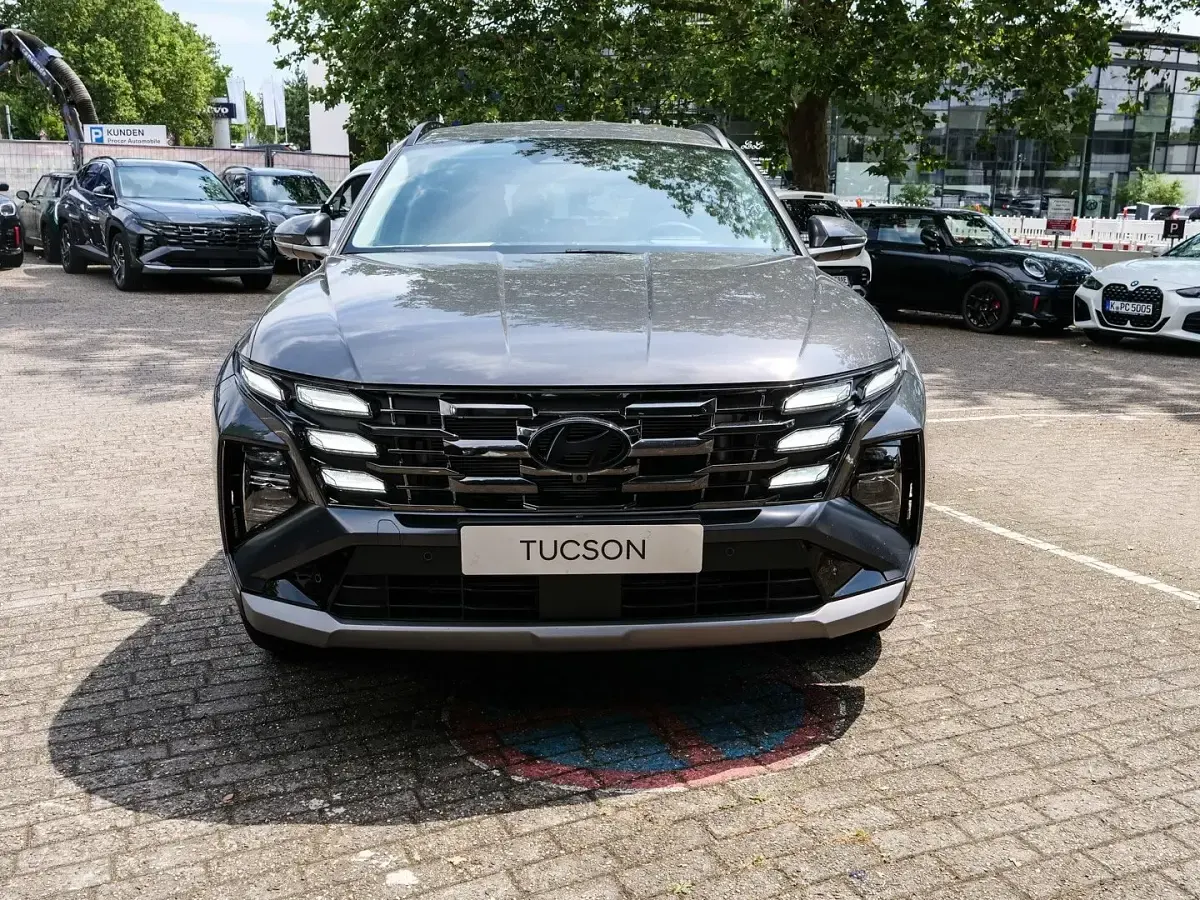 Neu Hyundai Tucson Prime 238 PS (175 kW) 2025 Ecotronic grey SUV