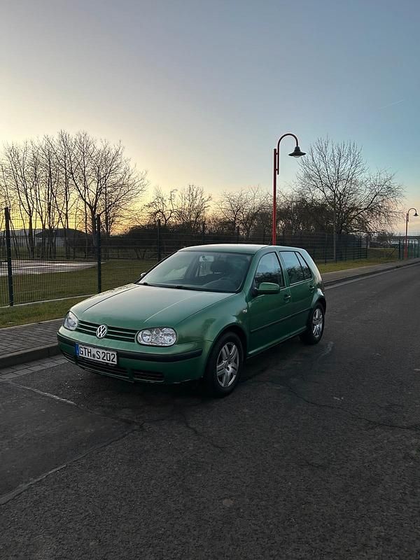 Grün Gebraucht 2001 VW Golf IV Kleinwagen | 1.190 € (Guter Preis) - Bild 1/4