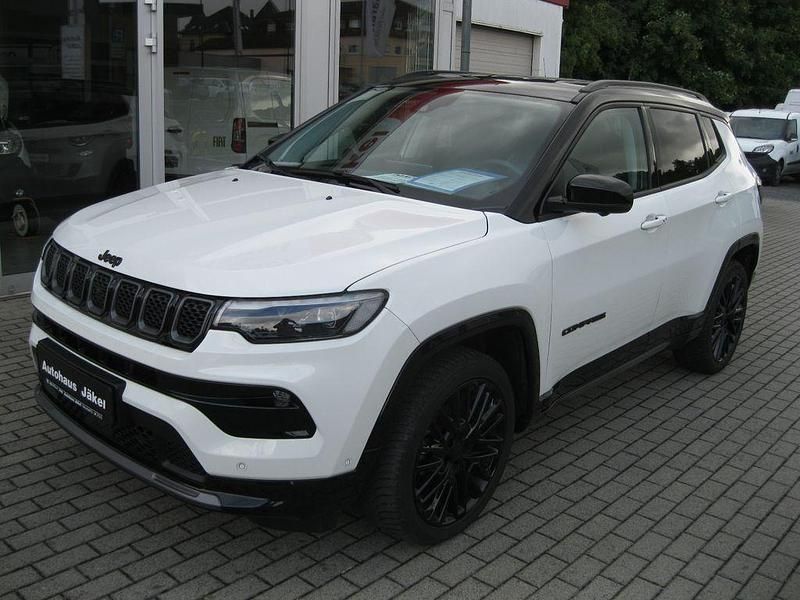 Gebraucht Jeep Compass 131 PS (96 kW) 2024 Weiß SUV