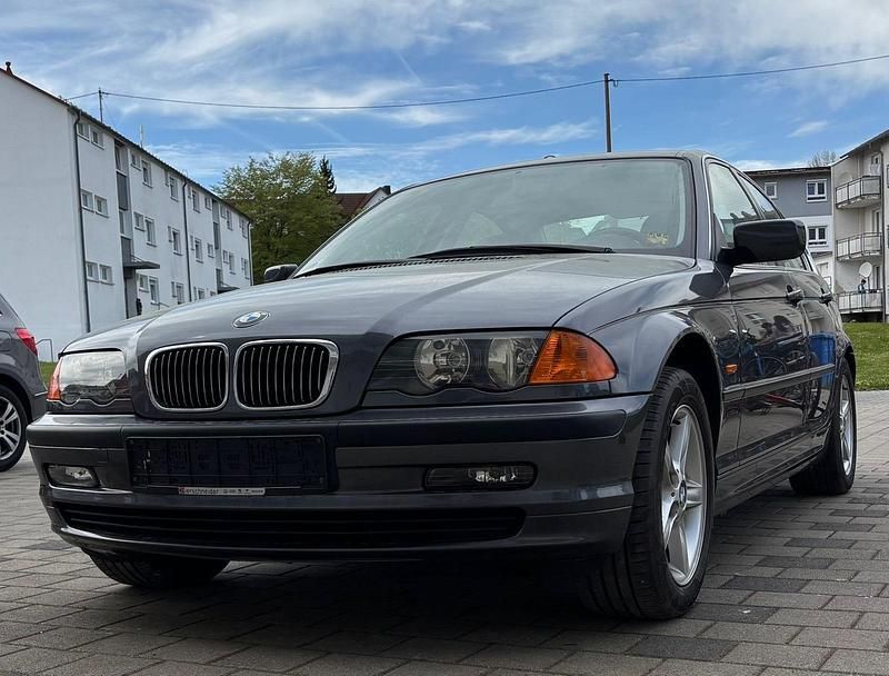 Second-hand BMW 323 170 CP (125 kW) 2000 Berlinǎ