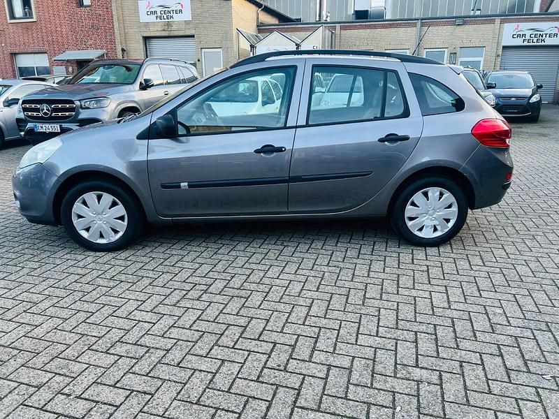 Gebraucht Renault Clio GrandTour Expression 75 PS (55 kW) 2010 Violet Kombi