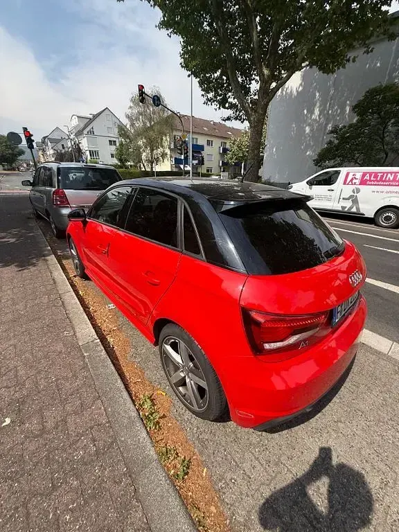 Gebraucht Audi A1 Sportback Sport 95 PS (69 kW) 2015 Rot Kleinwagen