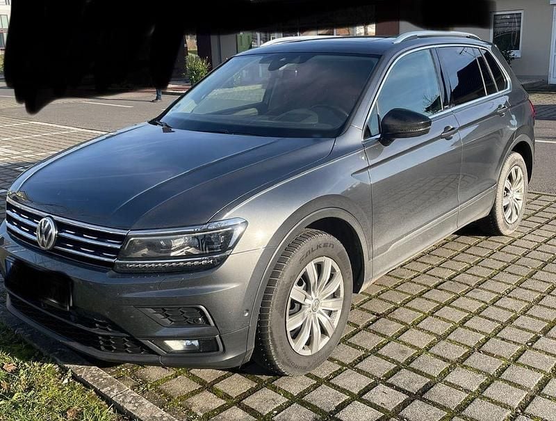 Grau Gebraucht 2019 VW Tiguan SUV | 22.500 € (Superpreis) - Bild 1/4