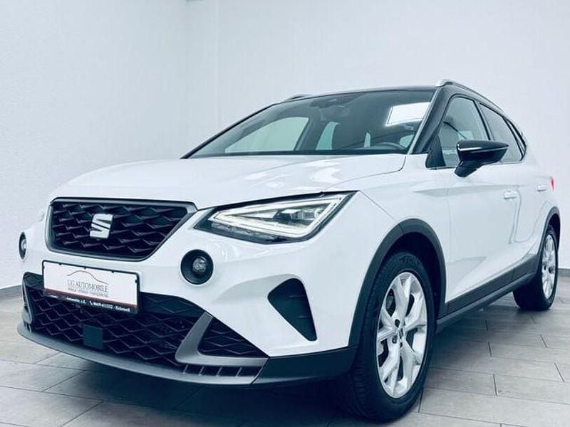 Weiß Gebraucht 2022 Seat Arona FR SUV | 12.480 € (Fairer Preis) - Bild 1/4