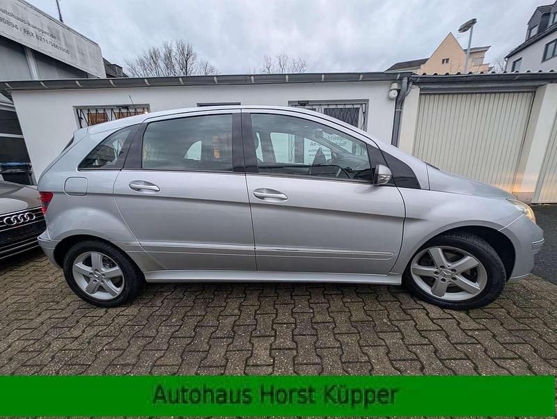 Polarsilber metalliclack Gebraucht 2006 Mercedes B200 Van / Kleinbus | 5.500 € (Etwas zu teuer) - Bild 1/4