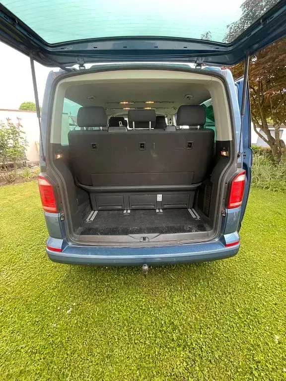 Gebraucht VW Multivan 150 PS (110 kW) 2017 Blau Van / Kleinbus