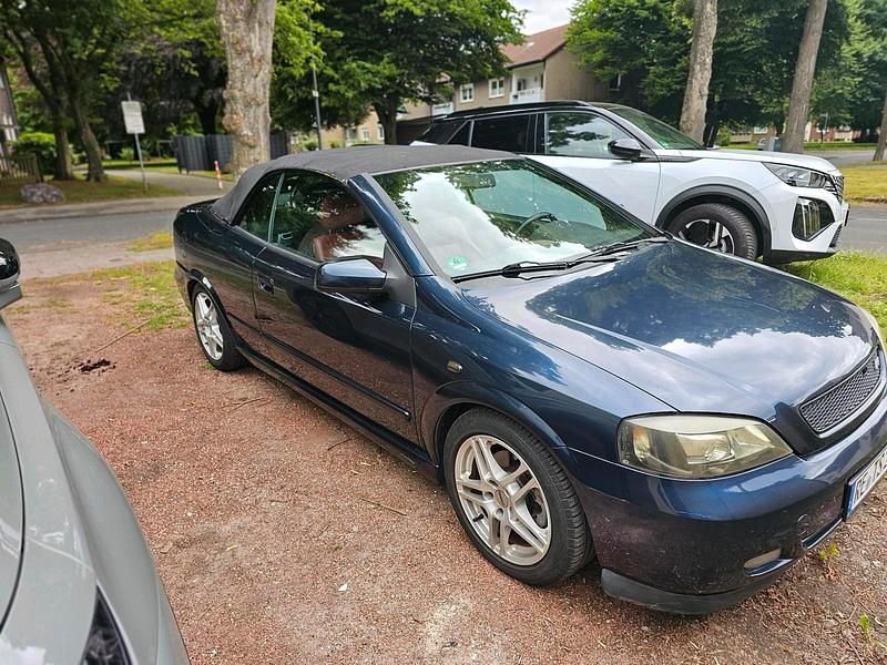 Blau Gebraucht 2001 Opel Astra Cabriolet Cabrio | 1.000 € (Superpreis) - Bild 1/4