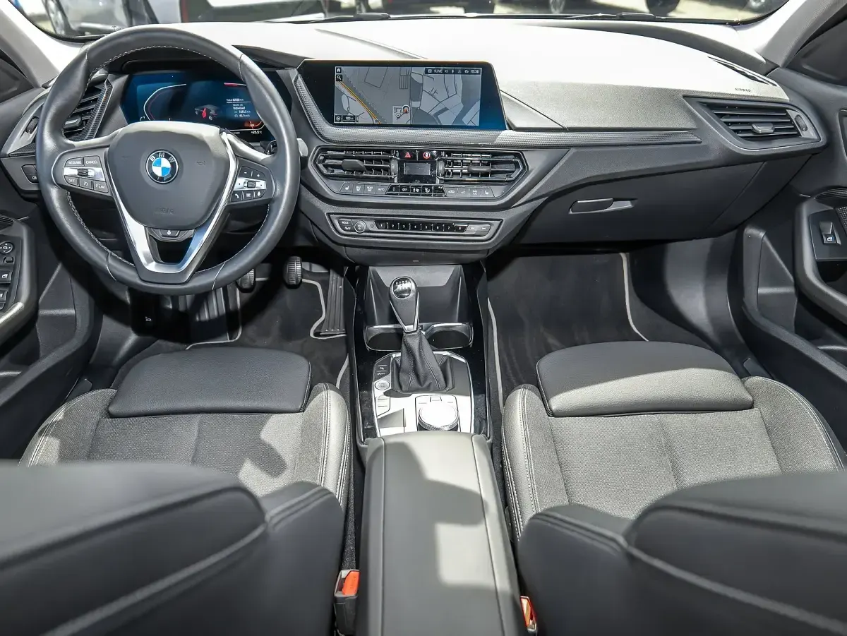 Gebraucht BMW 118 Efficient Dynamics 136 PS (100 kW) 2022 Schwarz Kleinwagen