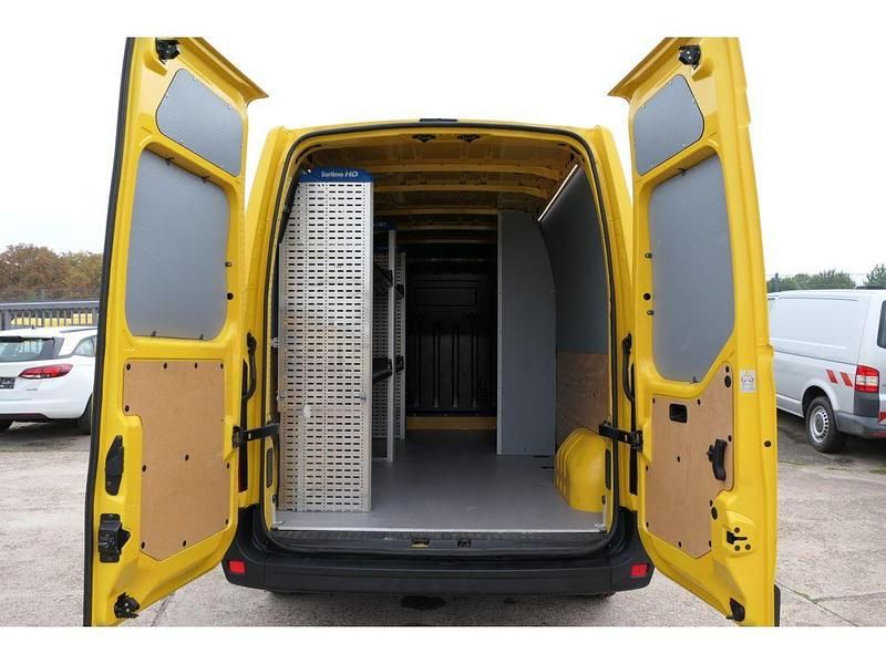 Gelb Gebraucht 2017 Renault Master Van | 18.445 € (Etwas zu teuer) - Bild 1/4