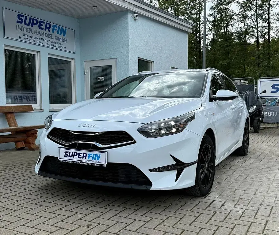Gebraucht Kia Ceed Vision 136 PS (100 kW) 2024 Weiß Kleinwagen