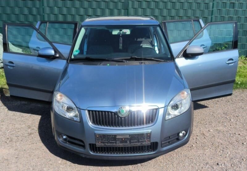 Blau Gebraucht 2008 Skoda Fabia Limousine | 3.299 € (Etwas zu teuer) - Bild 1/4