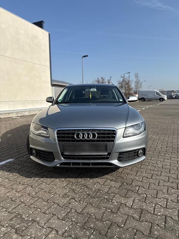 Gebraucht Audi A4 143 PS (105 kW) 2011 Grau Kombi