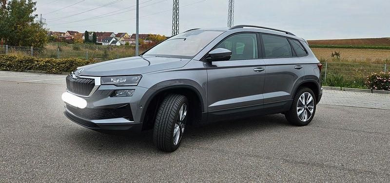 Grau Gebraucht 2023 Skoda Karoq Style SUV | 30.800 € (Fairer Preis) - Bild 1/4