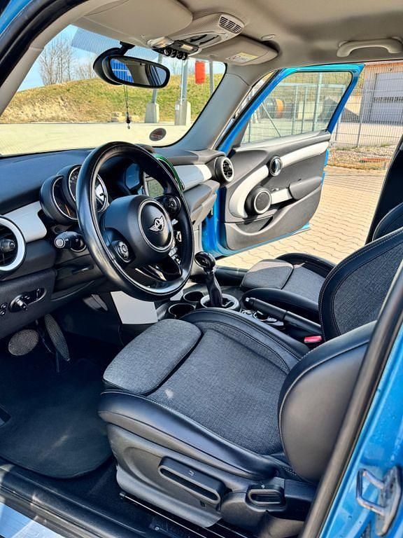Gebraucht Mini Cooper D 116 PS (85 kW) 2016 Blau Kleinwagen