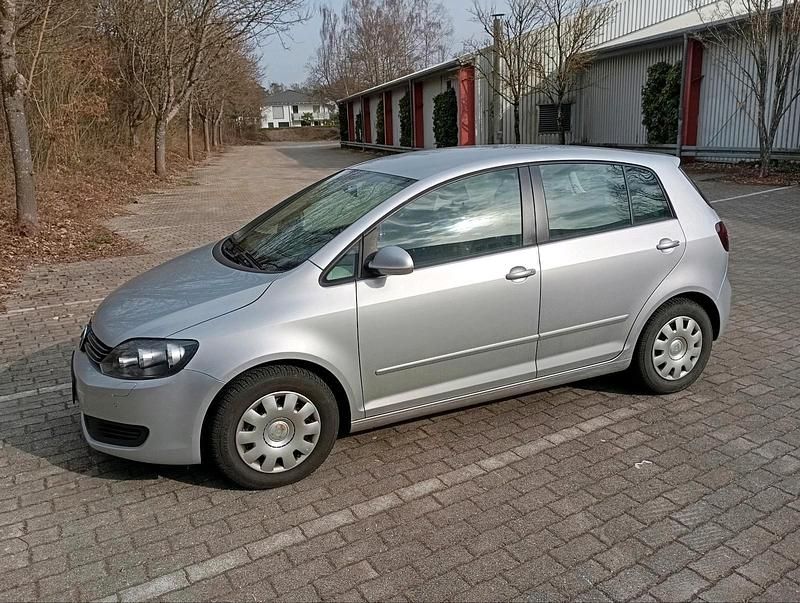 Gebraucht VW Golf Plus Cross 122 PS (89 kW) 2010 Silber Van / Kleinbus