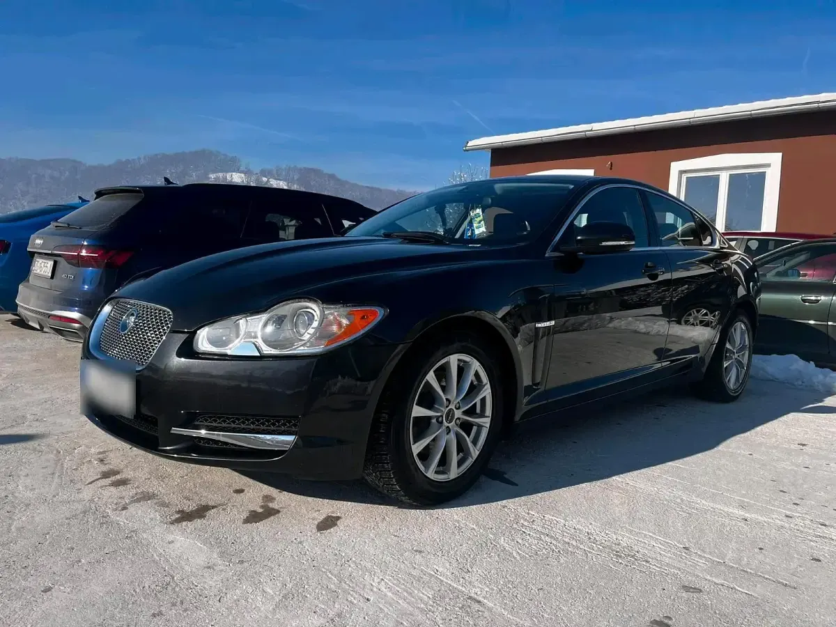 Gebraucht Jaguar XF 211 PS (155 kW) 2011 Grau Limousine