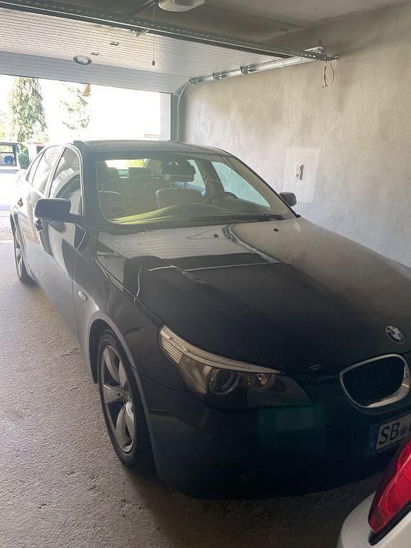 Schwarz Gebraucht 2006 BMW 520 Limousine | 6.500 € - Bild 1/4