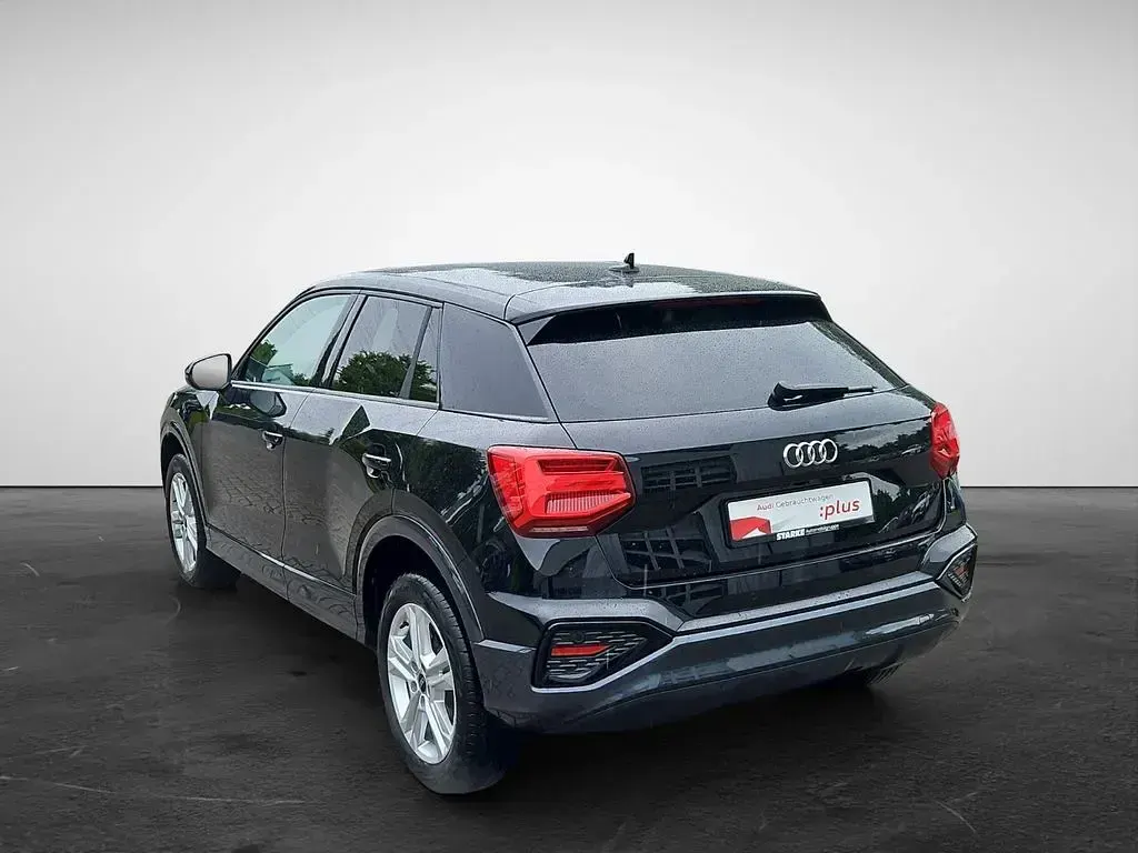 Używany Audi Q2 Advanced 150 KM (110 kW) 2025 Czarny SUV
