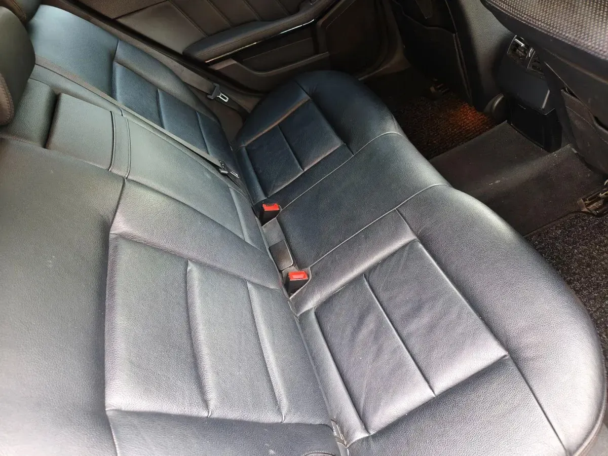 Gebraucht Mercedes E300 Avantgarde 231 PS (169 kW) 2011 Schwarz Kombi
