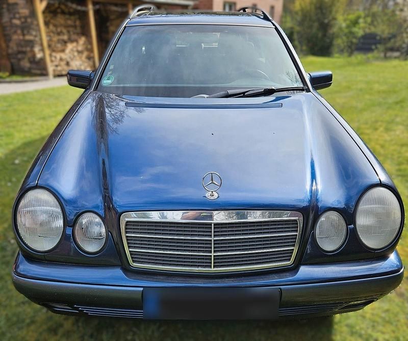 Gebraucht Mercedes E240 Classic 170 PS (125 kW) 1998 Blau Kombi
