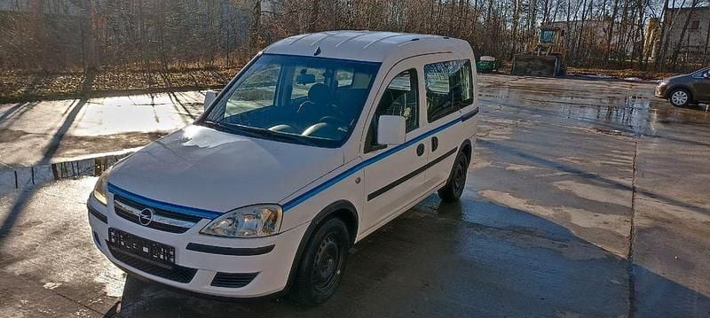 Weiß Gebraucht 2007 Opel Combo Van / Kleinbus | 1.000 € (Superpreis) - Bild 1/4