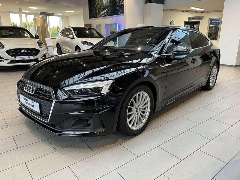 Brillantschwarz Gebraucht 2021 Audi A5 Sportback Ambiente Kleinwagen | 31.550 € (Guter Preis) - Bild 1/4