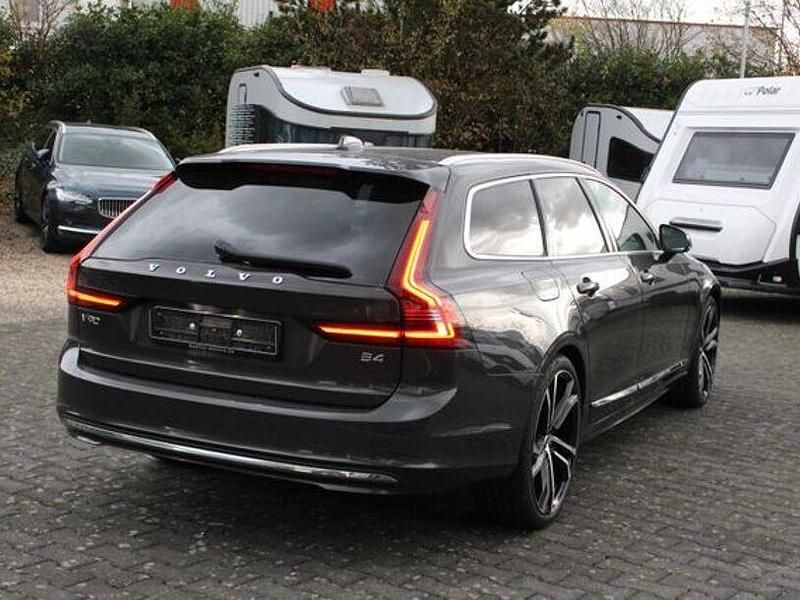 Gebraucht Volvo V90 Plus 197 PS (144 kW) 2023 731 platinum grey metallic Kombi