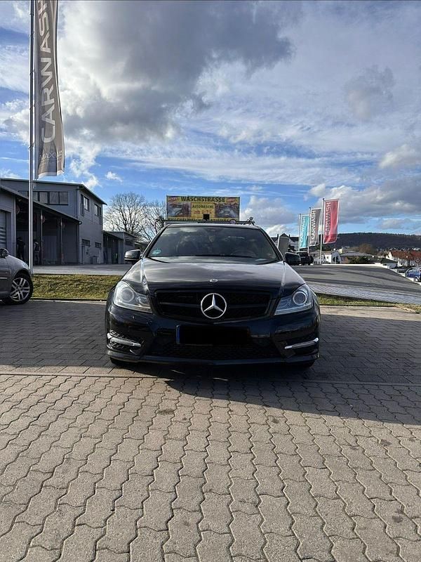 Gebraucht Mercedes C200 AMG 184 PS (135 kW) 2011 Schwarz Limousine