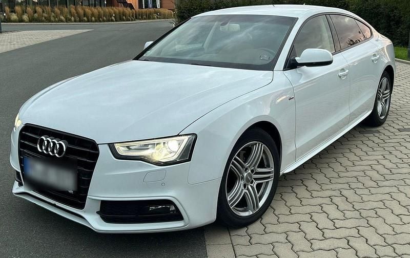 Weiß Gebraucht 2015 Audi A5 Sportback S-Line Limousine | 12.899 € (Guter Preis) - Bild 1/4