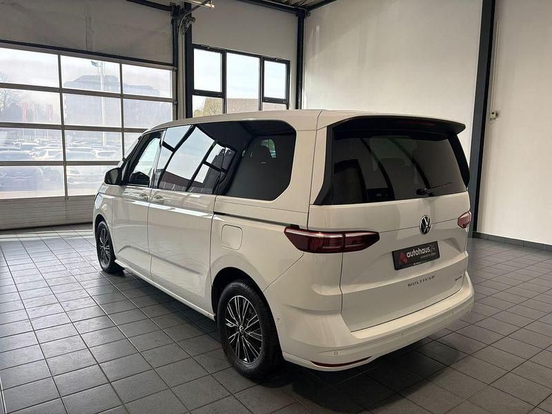 Gebraucht VW Multivan 218 PS (160 kW) 2024 Weiß Van