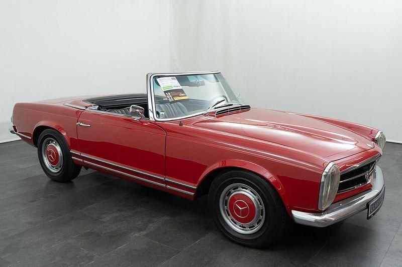 Gebraucht Mercedes 230 150 PS (110 kW) 1963 Rot Cabrio