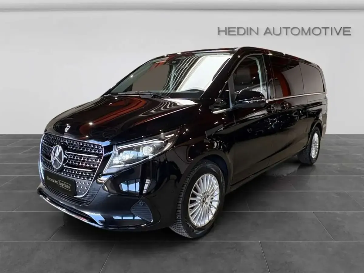 Gebraucht Mercedes V300 Avantgarde 237 PS (174 kW) 2025 Schwarz Van / Kleinbus