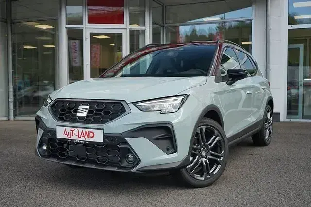 Neu Seat Arona FR 150 PS (110 kW) 2026 Grau SUV