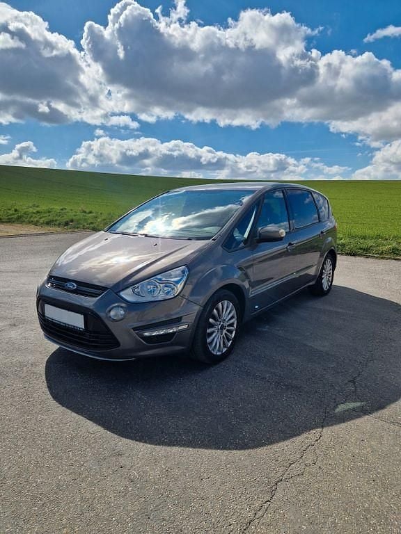 Gebraucht Ford S-MAX Champions Edition 160 PS (117 kW) 2012 Braun Van / Kleinbus