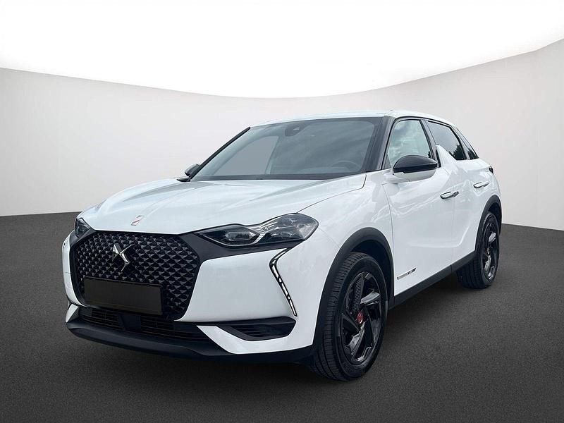 Weiß Gebraucht 2022 DS Automobiles DS3 Crossback E-Tense Performance Line Plus SUV | 17.280 € (Guter Preis) - Bild 1/4
